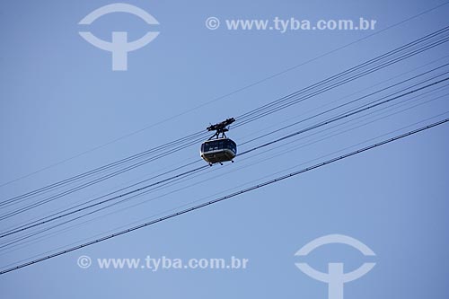  View of cable car making  the crossing between the Urca Mountain and Sugar Loaf during Urca Mountain trail  - Rio de Janeiro city - Rio de Janeiro state (RJ) - Brazil