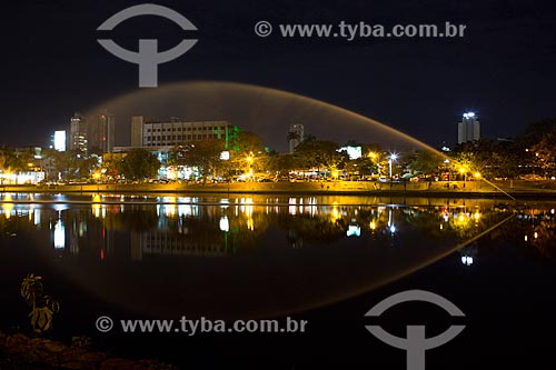  View of lake - Lago das Rosas Park at night  - Goiania city - Goias state (GO) - Brazil