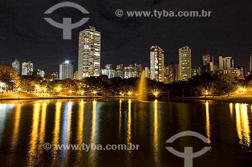  View of lake - Lago das Rosas Park at night  - Goiania city - Goias state (GO) - Brazil