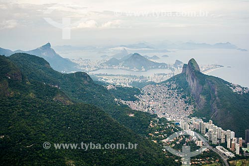  View of Sao Conrado neighborhood from Rock of Gavea with Rodrigo de Freitas Lagoon in the background  - Rio de Janeiro city - Rio de Janeiro state (RJ) - Brazil