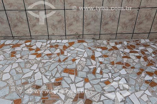  Detail of floor with tile shards - typical of house in Juazeiro do Norte city  - Juazeiro do Norte city - Ceara state (CE) - Brazil