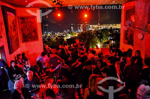  Jazz night - The Maze Inn - Tavares Bastos slum - with Flamengo Beach and Sugar Loaf in the background  - Rio de Janeiro city - Rio de Janeiro state (RJ) - Brazil