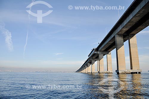  View of Rio-Niteroi Bridge (1974) from Guanabara Bay  - Rio de Janeiro city - Rio de Janeiro state (RJ) - Brazil