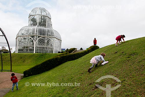  Curitiba Botanical Garden (Francisca Maria Garfunkel Rischbieter Botanical Garden) with the greenhouse in the background  - Curitiba city - Parana state (PR) - Brazil