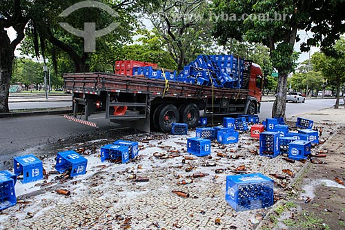  Boxes of beer tumbled on the floor  - Rio de Janeiro city - Rio de Janeiro state (RJ) - Brazil