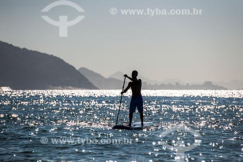  Practitioner of Stand up paddle near to Tijucas Islands  - Rio de Janeiro city - Rio de Janeiro state (RJ) - Brazil