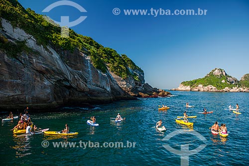  Practitioners of Stand up paddle and canoeing near to Tijucas Islands  - Rio de Janeiro city - Rio de Janeiro state (RJ) - Brazil