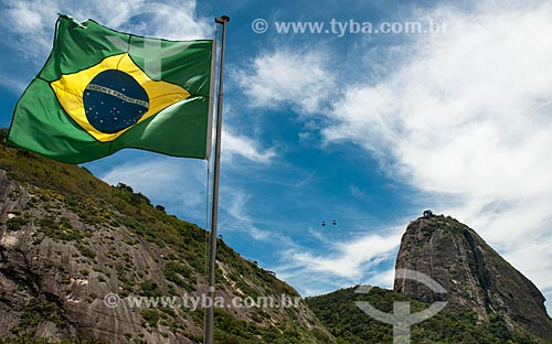  Brazil flag with Sugar Loaf Mountain in the background  - Rio de Janeiro city - Rio de Janeiro state (RJ) - Brazil