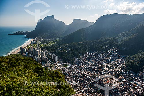  View of Rocinha slum houses and Sao Conrado neighborhood from Morro Dois Irmaos (Two Brothers Mountain)  - Rio de Janeiro city - Rio de Janeiro state (RJ) - Brazil