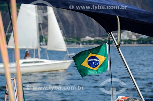  Detail of Brazilian flag - boat - Guanabara Bay  - Rio de Janeiro city - Rio de Janeiro state (RJ) - Brazil