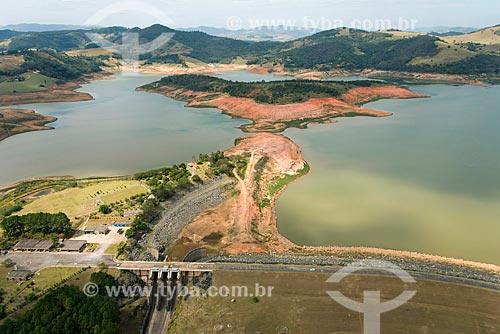  Aerial photo of Jaguari Dam (1981) during the supply crisis in Sistema Cantareira (Cantareira System)  - Joanopolis city - Sao Paulo state (SP) - Brazil