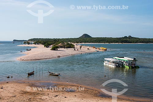  Top view of Amor Island (Love Island) waterfront  - Santarem city - Para state (PA) - Brazil