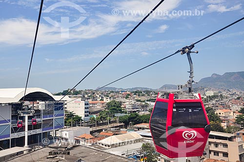  Alemao Cable Car gondola - operated by SuperVia - with the Bonsucesso Station in the background  - Rio de Janeiro city - Rio de Janeiro state (RJ) - Brazil