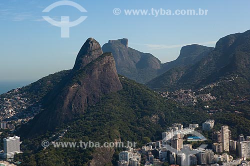  View of Morro Dois Irmaos (Two Brothers Mountain) and the Rock of Gavea from Leblon neighborhood  - Rio de Janeiro city - Rio de Janeiro state (RJ) - Brazil