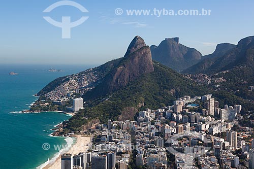 View of Morro Dois Irmaos (Two Brothers Mountain) and the Rock of Gavea from Leblon neighborhood  - Rio de Janeiro city - Rio de Janeiro state (RJ) - Brazil