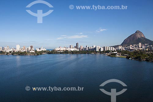  General view of the Rodrigo de Freitas Lagoon with the Morro Dois Irmaos (Two Brothers Mountain) - to the right  - Rio de Janeiro city - Rio de Janeiro state (RJ) - Brazil