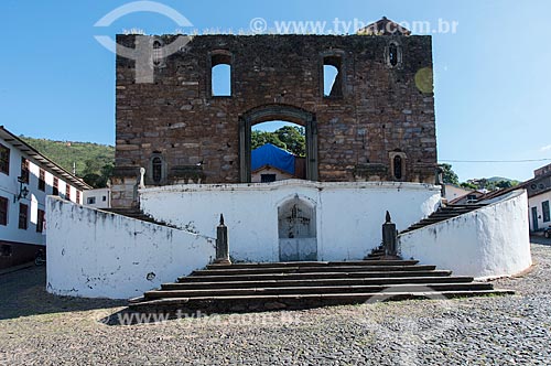  Facade of the ruins of Nossa Senhora do Rosario dos Pretos Church (1768)  - Sabara city - Minas Gerais state (MG) - Brazil