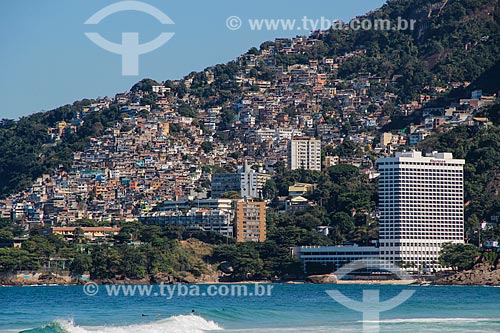  View of Vidigal Slum from Ipanema Beach with the Sheraton Rio Hotel & Resort to the right  - Rio de Janeiro city - Rio de Janeiro state (RJ) - Brazil