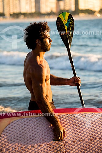  Practitioner of Stand up paddle - post 6 of Copacabana Beach  - Rio de Janeiro city - Rio de Janeiro state (RJ) - Brazil