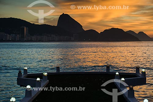  Pier - post 6 of Copacabana Beach with the Sugar Loaf in the background  - Rio de Janeiro city - Rio de Janeiro state (RJ) - Brazil