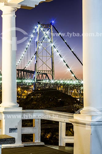  View of the Hercilio Luz Bridge (1926) from Hercilio Luz Square  - Florianopolis city - Santa Catarina state (SC) - Brazil