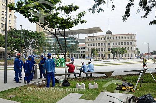  Reurbanization works of Maua Square with the Art Museum of Rio (MAR) in the background  - Rio de Janeiro city - Rio de Janeiro state (RJ) - Brazil