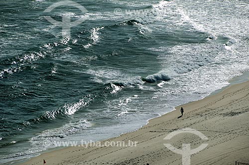  Top view of bather - Barra da Tijuca Beach waterfront  - Rio de Janeiro city - Rio de Janeiro state (RJ) - Brazil