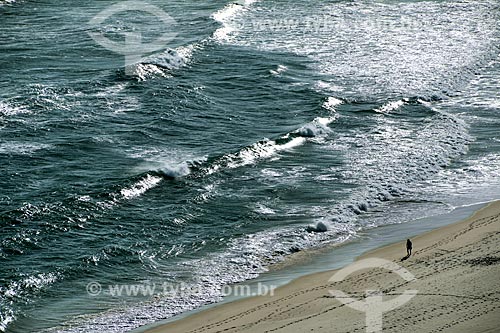  Top view of bather - Barra da Tijuca Beach waterfront  - Rio de Janeiro city - Rio de Janeiro state (RJ) - Brazil