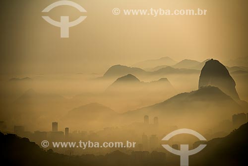  View of dawn - Sugar Loaf from mirante of Vista Chinesa (Chinese View)  - Rio de Janeiro city - Rio de Janeiro state (RJ) - Brazil