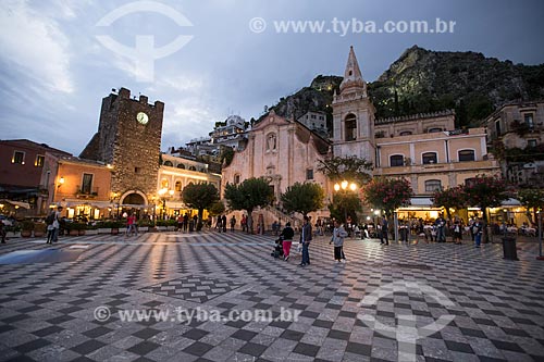  Evening - Piazza 9 Aprile (April 9 Square) with the  Torre dell Orologio (Clock Tower) and the San Giuseppe Church in the background  - Taormina city - Messina province - Italy