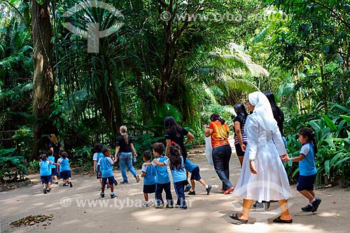  Students of Madre Zarife Sales School during school trip - Park of the Paraense Emilio Goeldi museum  - Belem city - Para state (PA) - Brazil