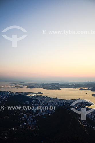  View of the dawn at Flamengo Landfill from Christ the Redeemer  - Rio de Janeiro city - Rio de Janeiro state (RJ) - Brazil