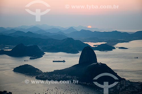  View of the dawn at Sugar Loaf from Christ the Redeemer  - Rio de Janeiro city - Rio de Janeiro state (RJ) - Brazil