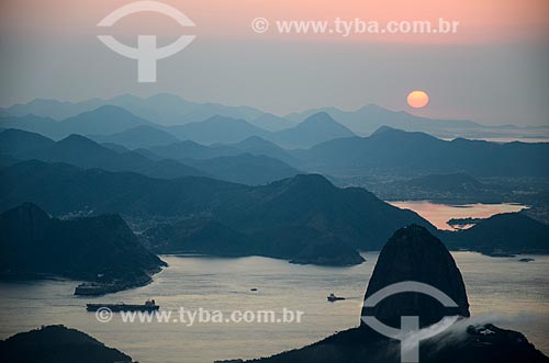  View of the dawn at Sugar Loaf from Christ the Redeemer  - Rio de Janeiro city - Rio de Janeiro state (RJ) - Brazil
