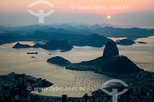  View of the dawn at Sugar Loaf from Christ the Redeemer  - Rio de Janeiro city - Rio de Janeiro state (RJ) - Brazil