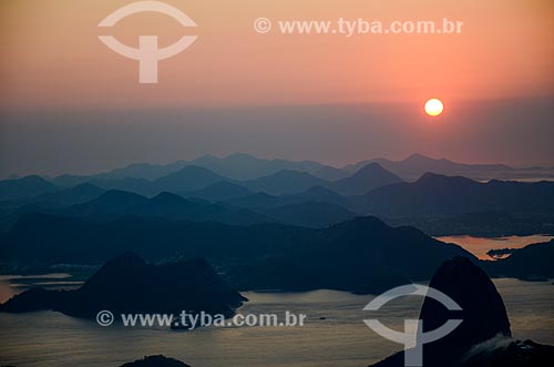  View of the dawn at Sugar Loaf from Christ the Redeemer  - Rio de Janeiro city - Rio de Janeiro state (RJ) - Brazil