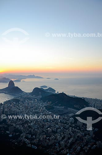  View of the dawn from Christ the Redeemer (1931) with the Sugar Loaf in the background  - Rio de Janeiro city - Rio de Janeiro state (RJ) - Brazil