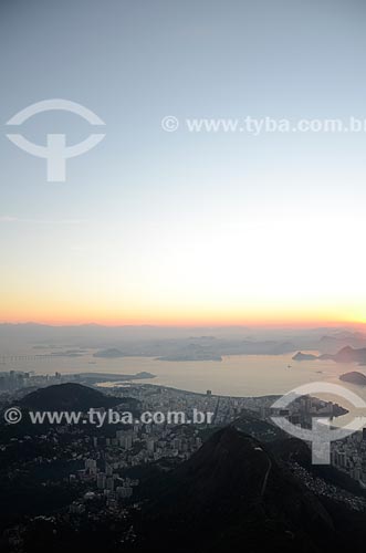  View of the dawn at Flamengo Landfill from Christ the Redeemer  - Rio de Janeiro city - Rio de Janeiro state (RJ) - Brazil