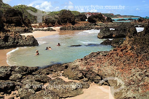  Bathers - Tambaba Beach waterfront  - Conde city - Paraiba state (PB) - Brazil