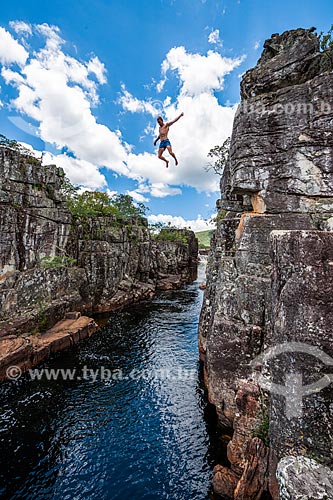  Man jumping of the 2 Canyon - Chapada dos Veadeiros National Park  - Alto Paraiso de Goias city - Goias state (GO) - Brazil