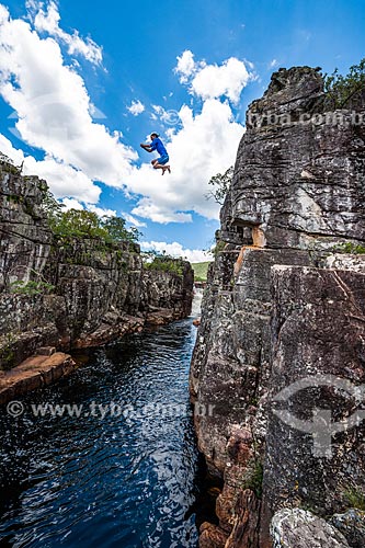  Man jumping of the 2 Canyon - Chapada dos Veadeiros National Park  - Alto Paraiso de Goias city - Goias state (GO) - Brazil