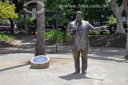  Statue in tribute of the singer Tim Maia (2015) - Afonso Pena square  - Rio de Janeiro city - Rio de Janeiro state (RJ) - Brazil