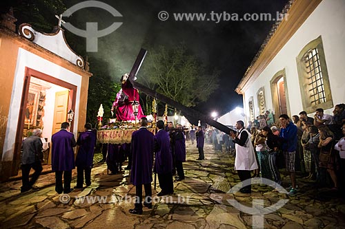  Procession of the meeting between the images of Jesus Christ and Our Lady - during the Bom Jesus dos Passos celebrations - with the Passos da Paixao Chapel (1740) - Direita Street  - Tiradentes city - Minas Gerais state (MG) - Brazil