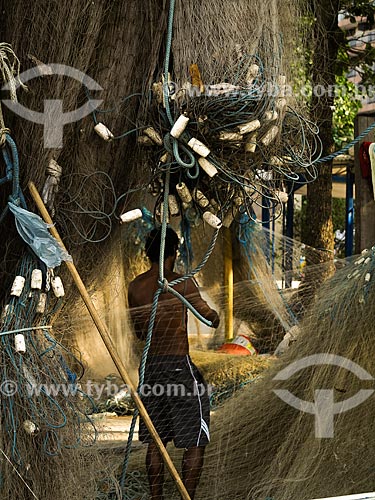  Fisherman on fishing village Z-13 - Post 6 of Copacabana Beach  - Rio de Janeiro city - Rio de Janeiro state (RJ) - Brazil