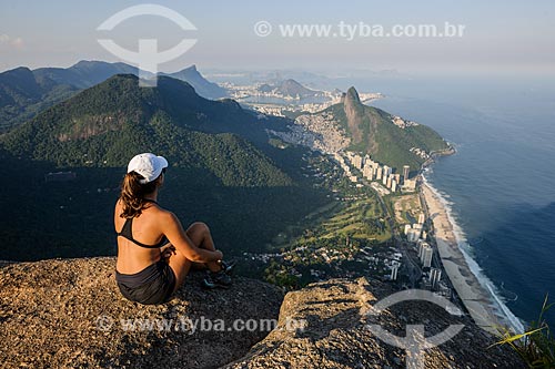  Woman on top of Rock of Gavea  - Rio de Janeiro city - Rio de Janeiro state (RJ) - Brazil