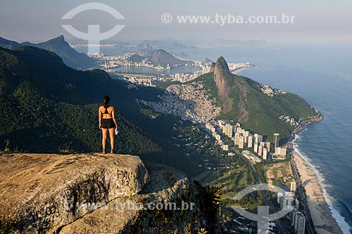  Woman on top of Rock of Gavea  - Rio de Janeiro city - Rio de Janeiro state (RJ) - Brazil