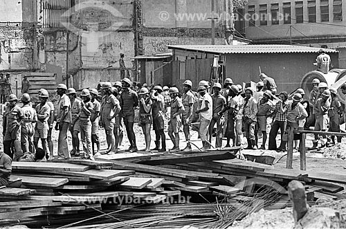  Queue of labourer  - Rio de Janeiro city - Rio de Janeiro state (RJ) - Brazil