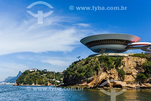  View of the Niteroi Contemporary Art Museum (1996) - part of the Caminho Niemeyer (Niemeyer Way) - from Guanabara Bay  - Niteroi city - Rio de Janeiro state (RJ) - Brazil