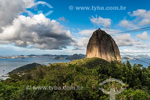  Cable car making the crossing between the Urca Mountain and Sugar Loaf  - Rio de Janeiro city - Rio de Janeiro state (RJ) - Brazil