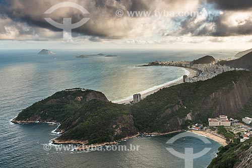  View of the Vermelha Beach (Red Beach) and Babilonia Mountain (Babylon Mountain) from Urca Mountain with Copacabana Beach in the background  - Rio de Janeiro city - Rio de Janeiro state (RJ) - Brazil